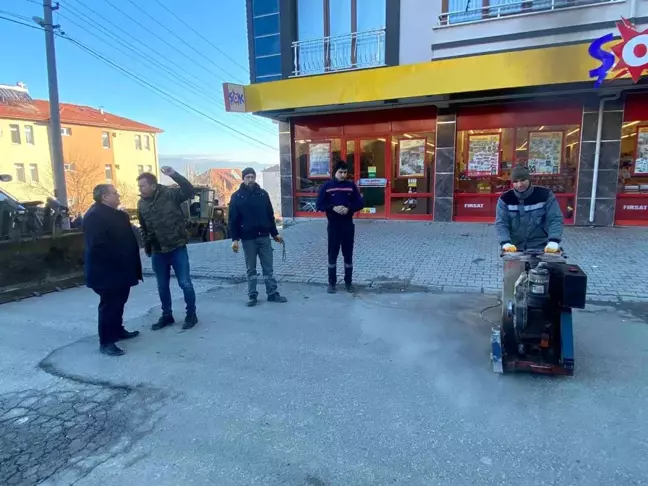 Bartın Belediyesi Yol Yenileme Çalışmalarına Devam Ediyor