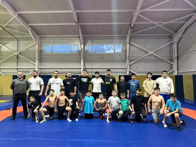 İzmit Belediyespor Güreş Okulu'na Kayıtlar Devam Ediyor