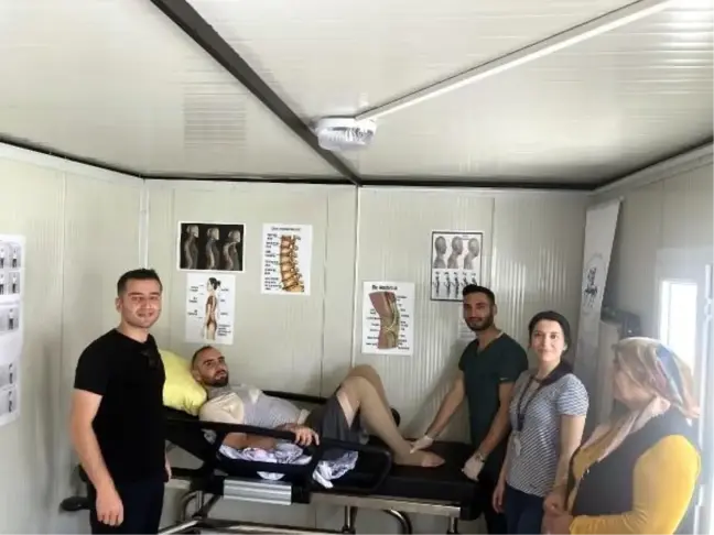 DEÜ fizik tedavi uzmanları Kahramanmaraş depremzedelerine yardım etti