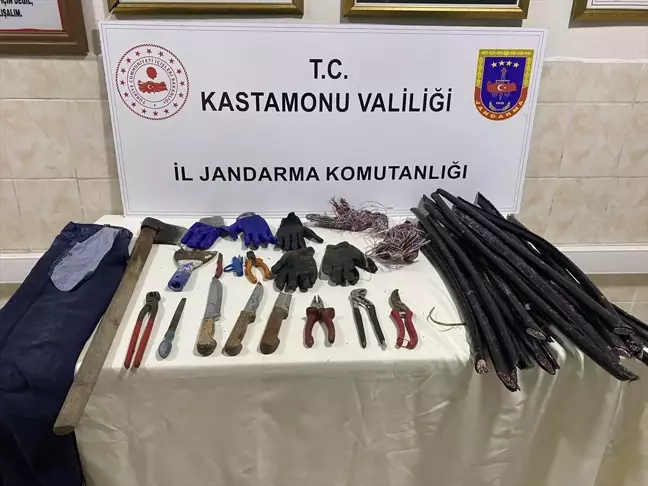 Kastamonu'da Kablo Hırsızlığı Yapan Şüphelilerden Bir Kişi Tutuklandı