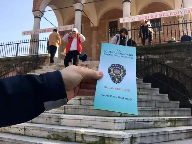 Aydın'da Cuma Namazı Çıkışında Dolandırıcılık Broşürü Dağıtıldı
