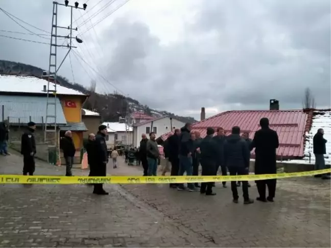 Tokat Niksar'da heyelan nedeniyle evlerde çatlaklar oluştu