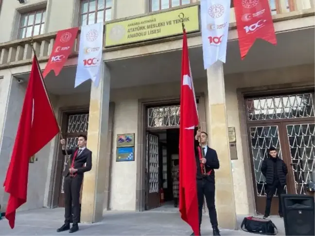 Depremlerde hayatını kaybedenler için saygı duruşu yapıldı