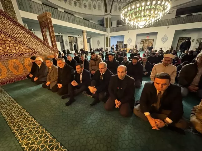 Elazığ ve Şırnak'ta depremde hayatını kaybedenler için mevlit okutuldu