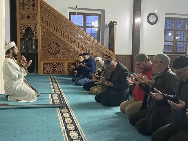 Espiye'de Depremde Hayatını Kaybedenler İçin Anma ve Dua Programı Düzenlendi