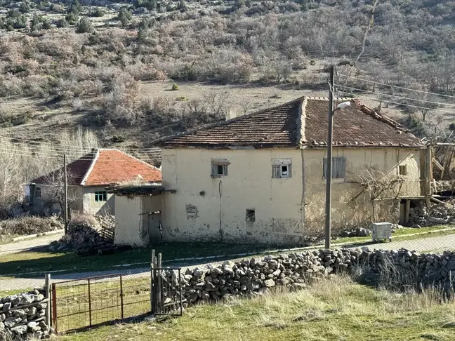 Asmacık köyünün 29 yıllık muhtarı yeniden aday