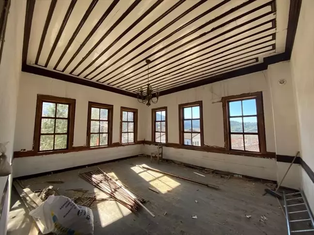 Taraklı'da restorasyon çalışmaları incelendi
