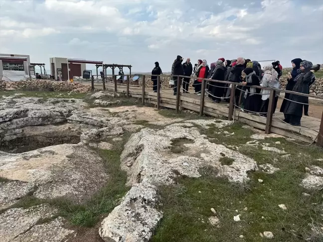 İstanbul Üniversite Öğrencileri Göbeklitepe'yi Ziyaret Etti