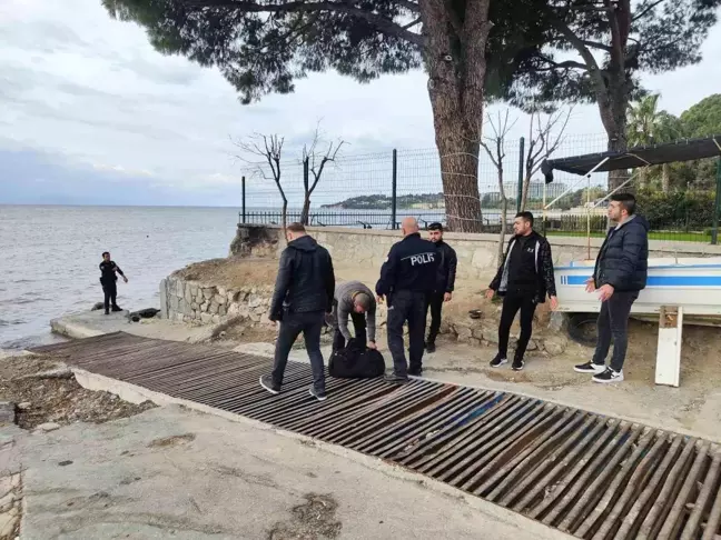 Kuşadası'nda 3 düzensiz göçmen ve 2 organizatör yakalandı