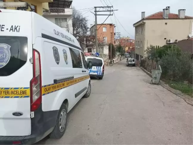 Üvey babasını bıçaklayarak öldüren genç tutuklandı
