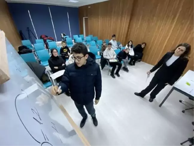 Edirne Emniyet Müdürlüğü, Çocuklara Matematik ve Biyoloji Dersleri Veriyor