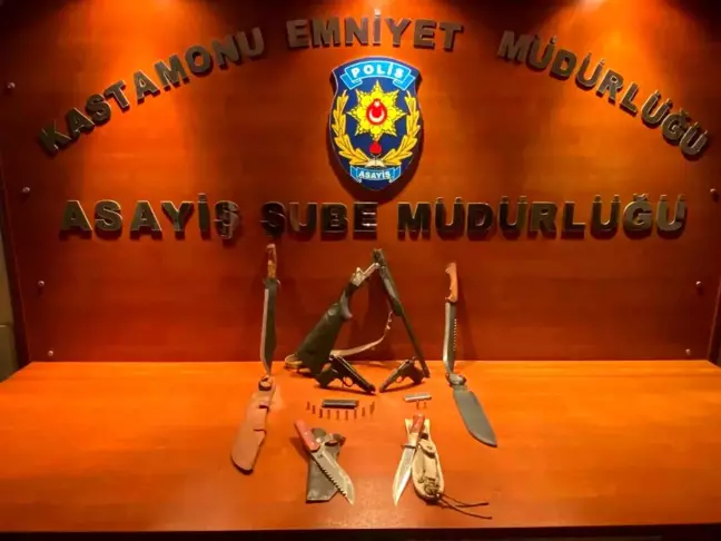 Kastamonu İhsangazi'de Ruhsatsız Silah Operasyonu: 3 Gözaltı