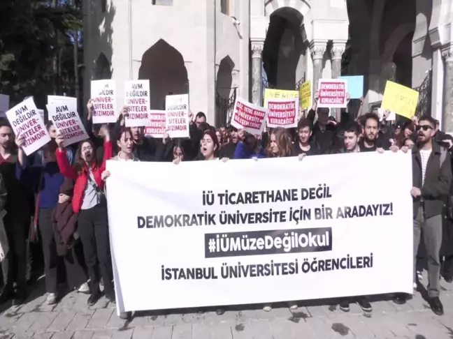 İstanbul Üniversitesi Öğrencileri Yabancı Ziyaretçilere Açılma Kararına Tepki Gösterdi