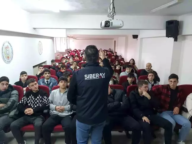 Samsun'da Lise Öğrencilerine Siber Güvenlik Semineri