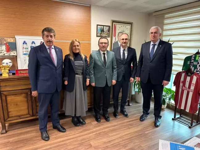 AK Parti Erzurum Milletvekilleri Kazım Karabekir Stadyumu'nun modernizasyon projesini masaya yatırdı