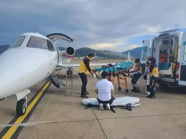 Muğla'da Sobanın Parlaması Sonucu Yaralanan İşçi Ambulans Uçakla Kocaeli'ye Sevk Edildi