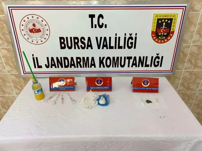 İznik'te Uyuşturucu Operasyonu: 46 Sabıka Kaydı Olan 2 Kişi Yakalandı