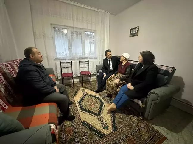 Kırklareli Valisi Birol Ekici, ev ziyaretlerinde bulundu