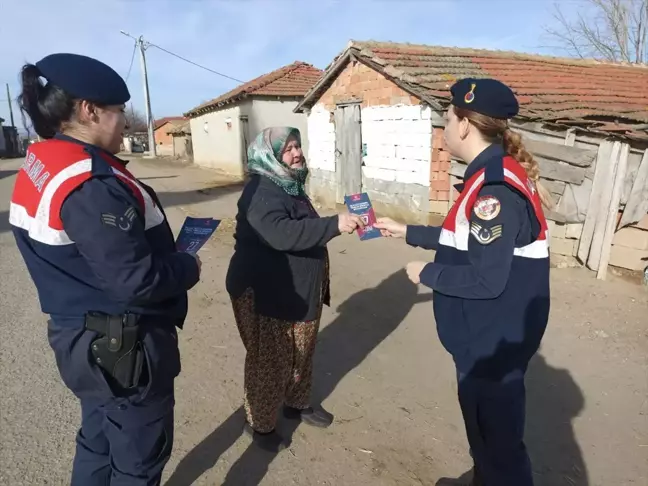 Edirne'de Cumhuriyet temalı resim yarışmasında öğrencilere ödül verildi