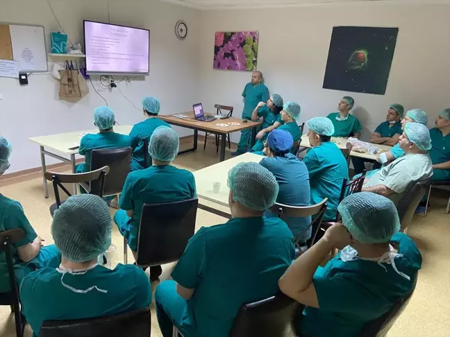 Trabzon'da Üroloji Kliniği ve Türk Üroloji Derneği işbirliğiyle nefrolitotomi kursu düzenlendi