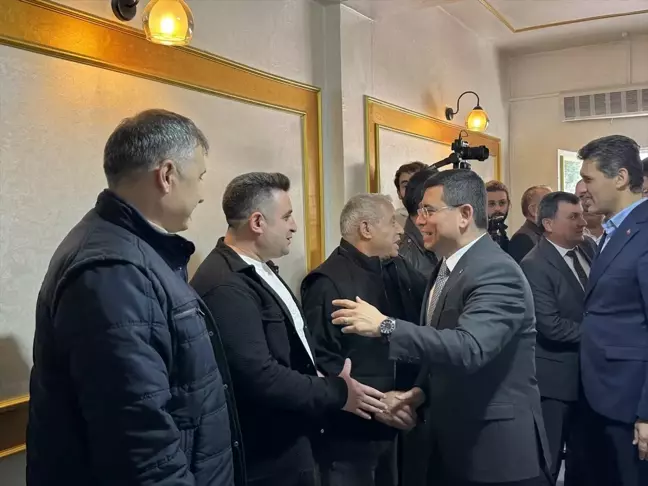Cumhur İttifakı'nın Antalya Büyükşehir Belediye Başkan Adayı Hakan Tütüncü, Taksici Esnafıyla Buluştu