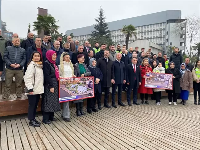 Zonguldak Belediye Başkanı Ömer Selim Alan, kent meydanı projesini tanıttı