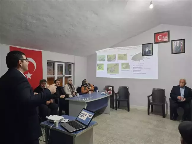 Düzce'de çiftçilere zararlılarla mücadele yöntemleri ve tarımsal destekler anlatıldı