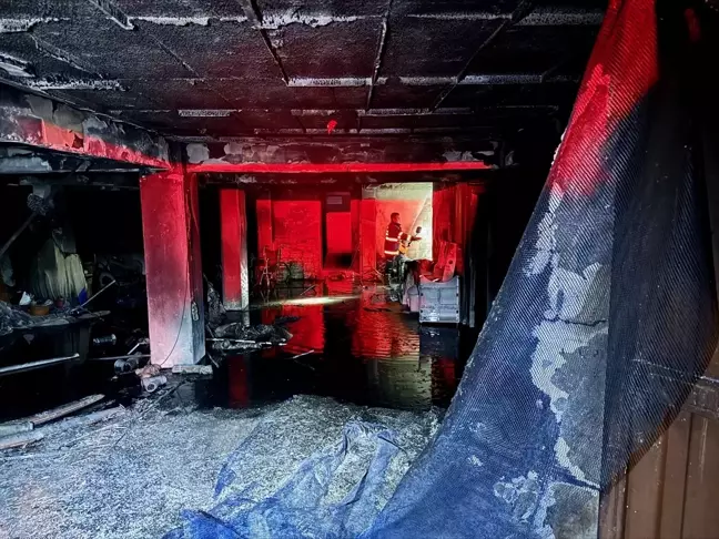 Eskişehir'de apartman yangınında 30 kişi dumandan etkilendi