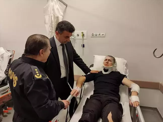 Ehliyetsiz sürücü polis memuruna çarptı