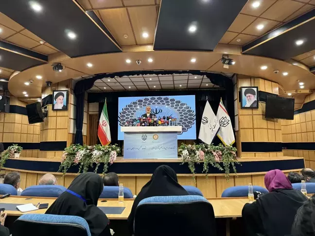 İran'da Parlamento ve Uzmanlar Meclisi Seçimlerine Yüzde 41 Katılım