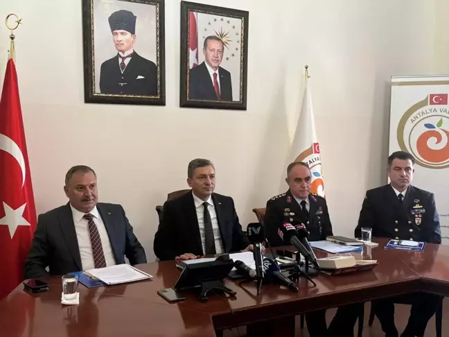 Antalya Valisi Hulusi Şahin: Onur Demirci suç örgütüne yönelik operasyonda 14 kişi yakalandı