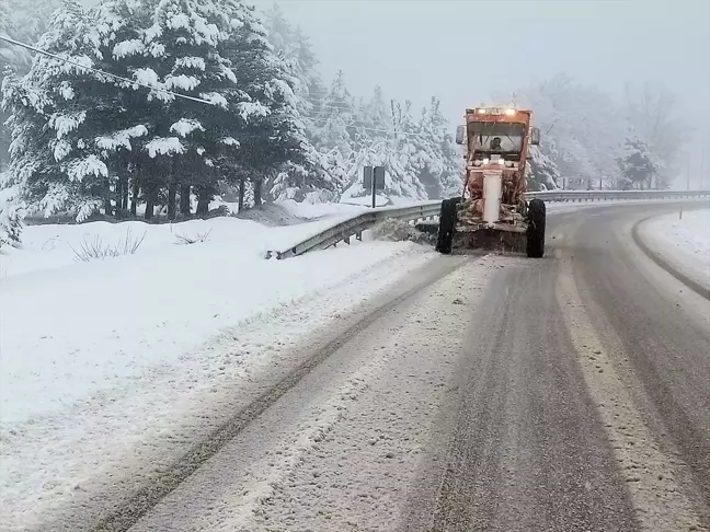 Kastamonu'da Kar Yağışı: Kar Kalınlığı 10 Santimetreye Ulaştı