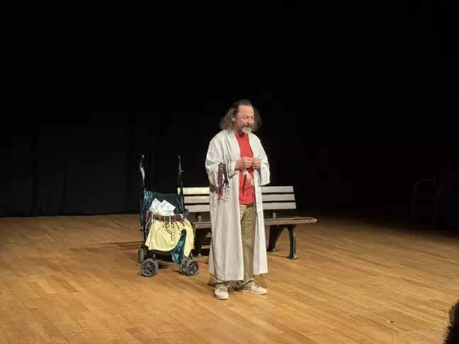 Monologlar Müzesi'nin 'Bab' oyunu ENKA Oditoryumu'nda sahnelendi