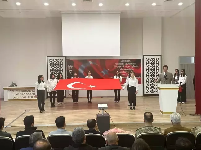 İslahiye'de İstiklal Marşı ve Mehmet Akif Ersoy'u Anma Günü Programı Düzenlendi