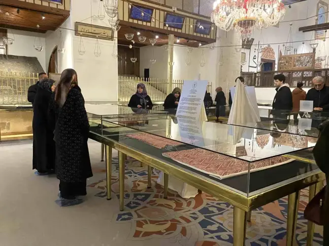 Konya'da Mevlana Müzesi'nde bulunan Sakal-ı Şerif tekrar ziyarete açıldı