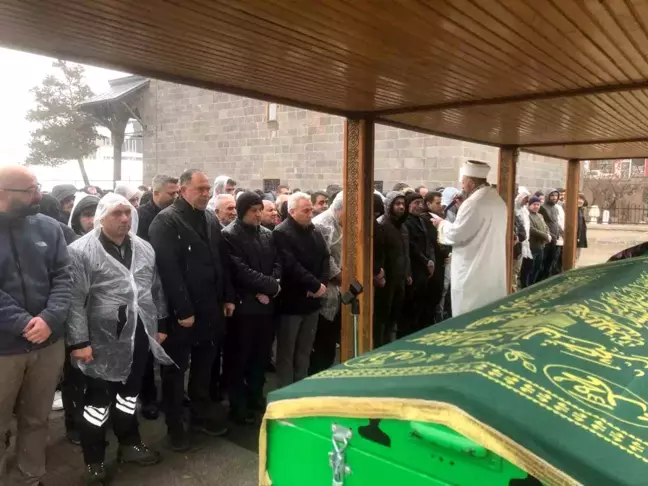 Oktay Yerdelen'in cenazesi dualarla uğurlandı