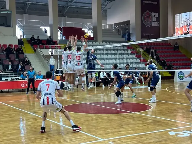 Arkas Spor, deplasmanda Bigadiç Belediyespor'u 3-0 yendi