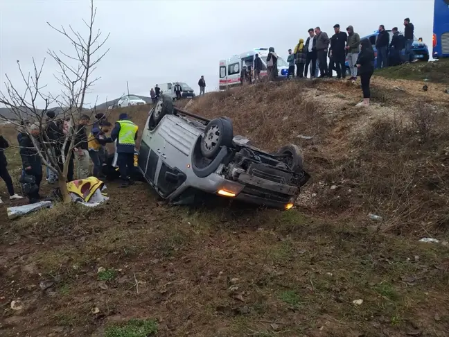 Malatya'da hafif ticari aracın devrilmesi sonucu 7 kişi yaralandı