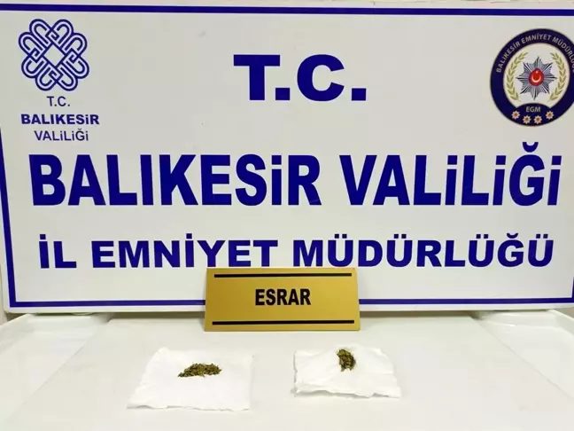 Balıkesir Gömeç'te Üst Aramasında Esrar Ele Geçirildi