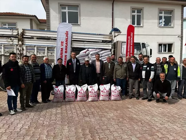 Hüyük ilçesinde Toprak Dostu Nohut Projesi kapsamında 3 bin kilogram nohut dağıtıldı