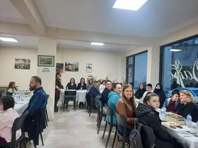 Bursa Down Kardeşliği Derneği ve Bursa Çerkes Kültür Derneği Ortak İftar Programı Düzenledi