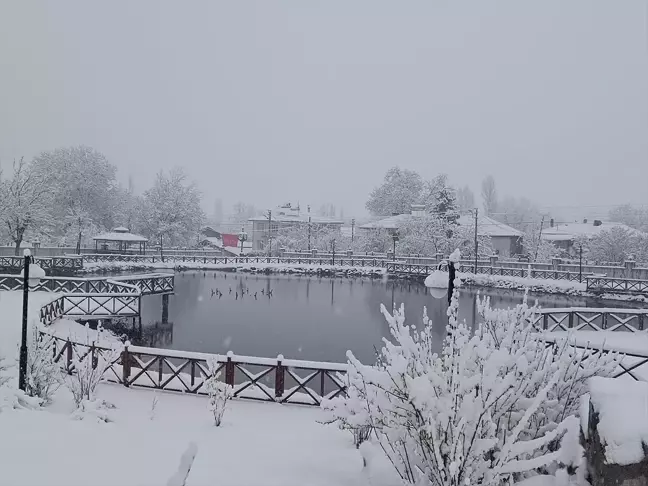 Çankırı'nın yüksek kesimlerine kar yağdı