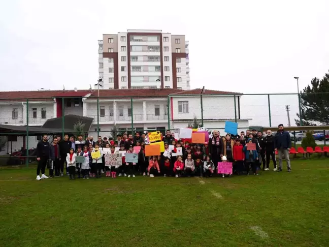 Kastamonuspor'a İlkokul Öğrencilerinden Moral Desteği
