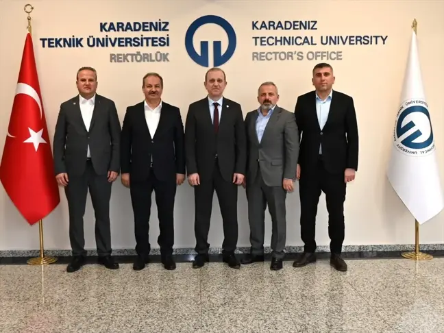 Sağlık-Sen Genel Başkanı KTÜ Rektörü'nü ziyaret etti