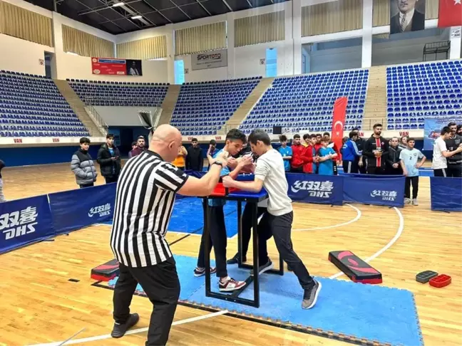Van'da Bilek Güreşi Müsabakaları Tamamlandı
