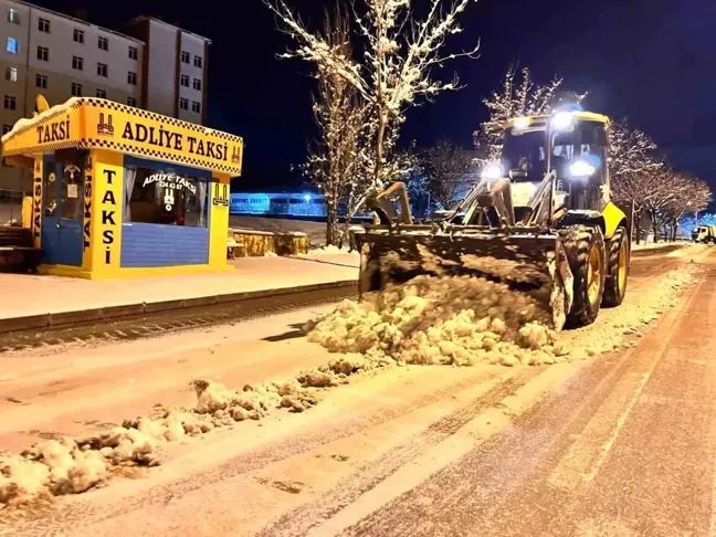 Erzurum'da 164 köy yolu ulaşıma kapalı, gece Karayazı ilçesinde termometreler-13 dereceyi gösterdi