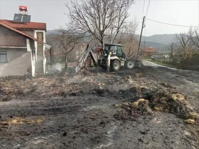 Bolu Mengen'de çıkan yangında samanlık ve traktör kullanılamaz hale geldi