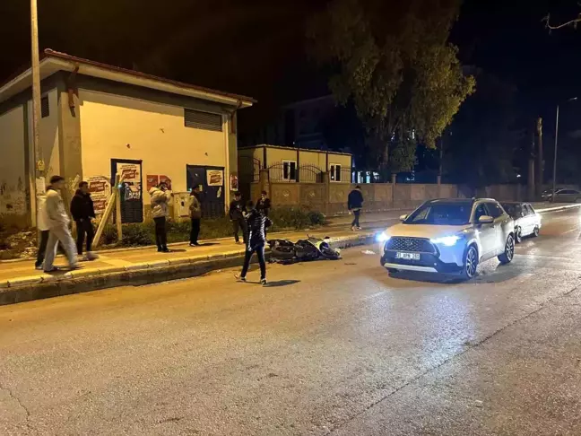 İskenderun'da hafif ticari araç ile motosiklet çarpıştı: 2 yaralı