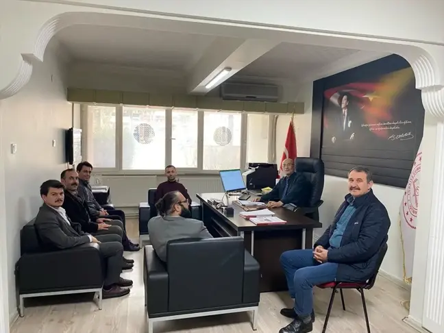 Vize'de liseler arası kompozisyon yarışmasında dereceye giren öğrencilere ödülleri verildi