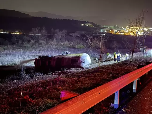 Bursa'da Yanan Tankerin Şoförü Hayatını Kaybetti
